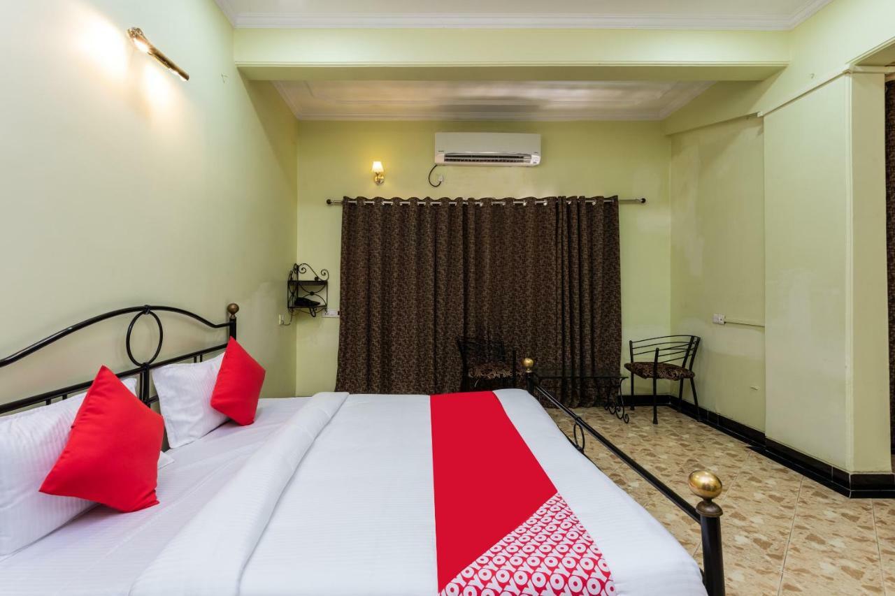 Hotel Oyo 38142 Girdhar Mahal Indore Exterior foto