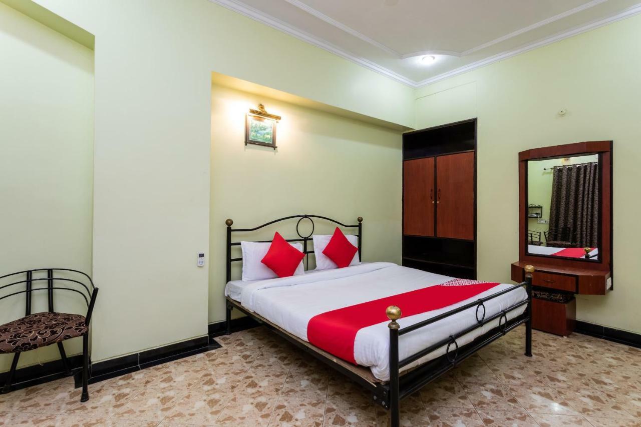 Hotel Oyo 38142 Girdhar Mahal Indore Exterior foto