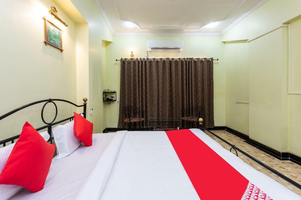 Hotel Oyo 38142 Girdhar Mahal Indore Exterior foto